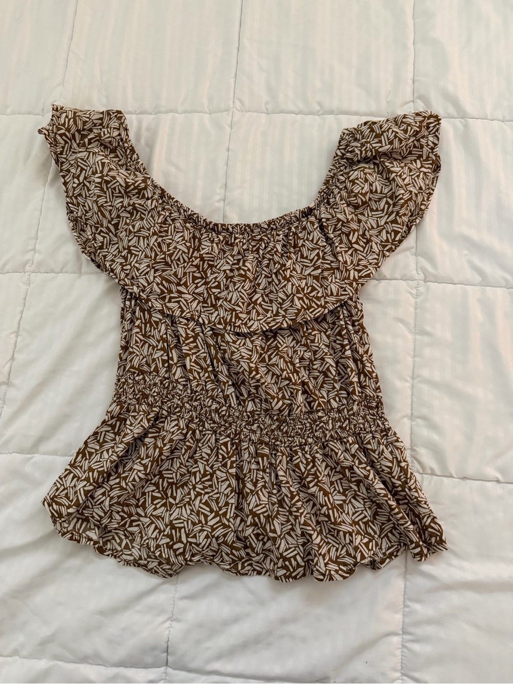 Bundle of 6 Women’s Blouses and Sweaters- Size Medium - Picture 10 of 16